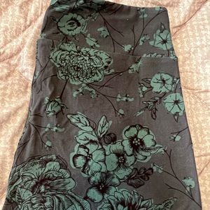 Lularoe Tall and Curvy leggings